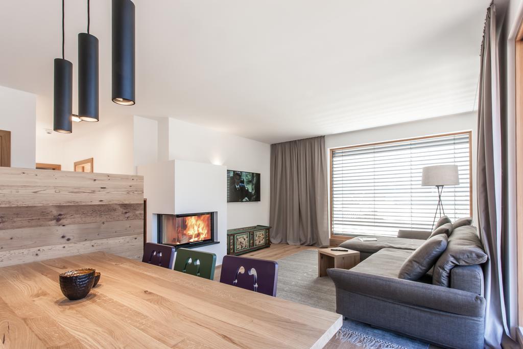 Hubertus Logis *